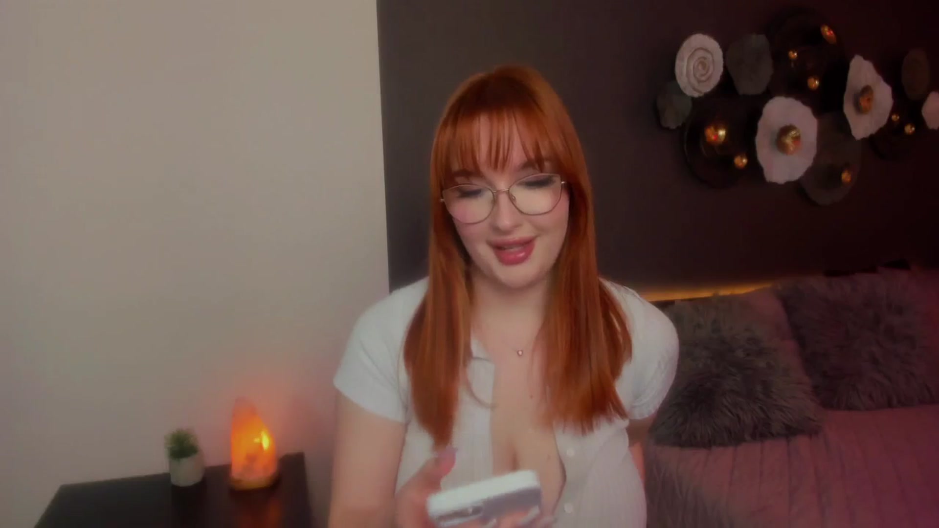 Gallery image thumbnail from AnaFoxy's myfreecams stream on, 03/08/2024, 09:31 image 9 of 20