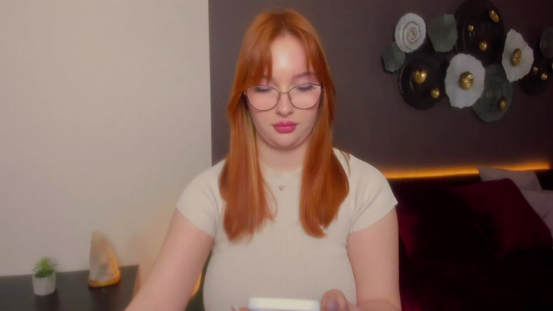 Gallery image thumbnail from AnaFoxy's myfreecams stream on, 03/13/2024, 08:56 image 2 of 20