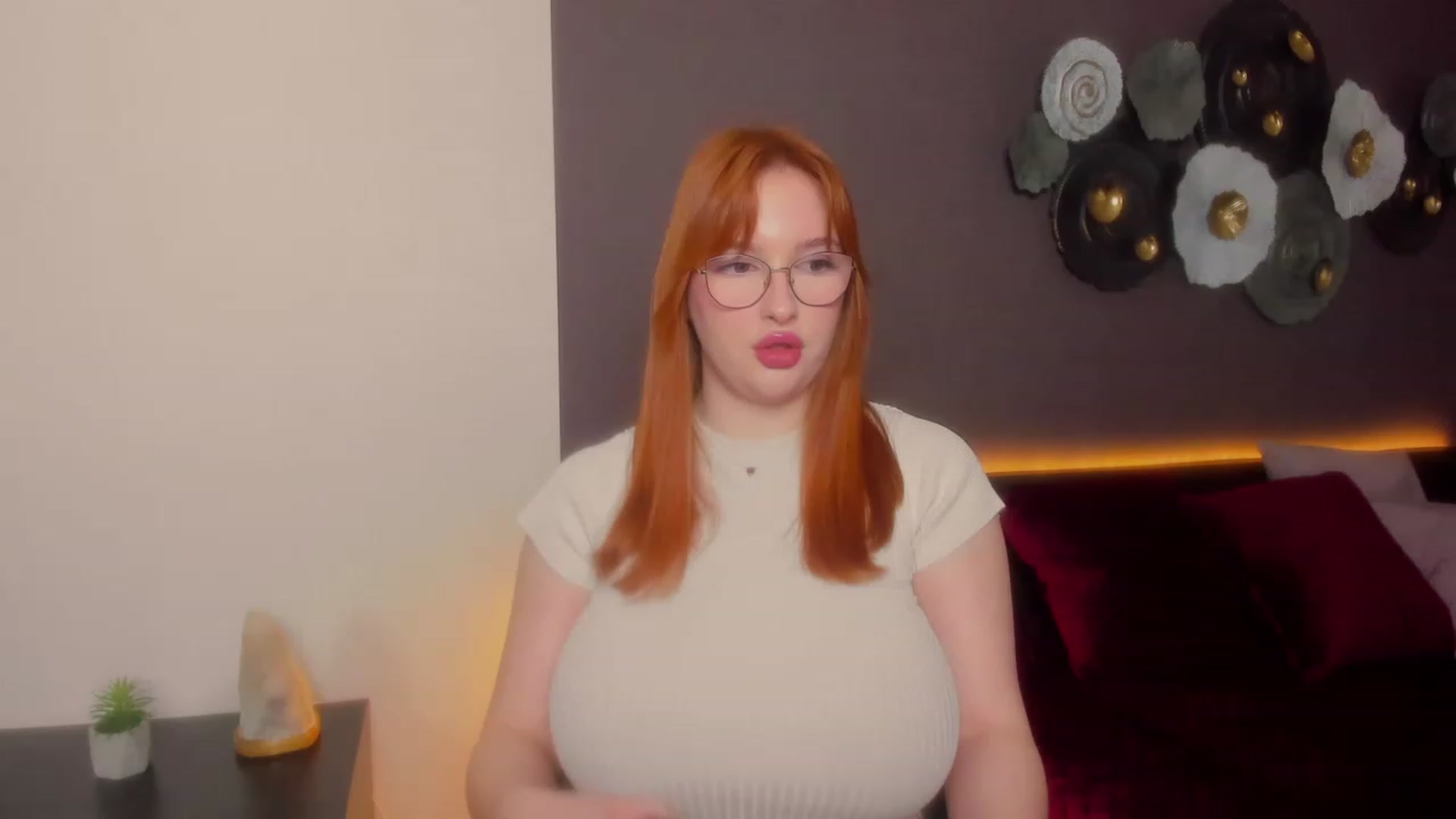 Gallery image thumbnail from AnaFoxy's myfreecams stream on, 03/13/2024, 08:56 image 6 of 20