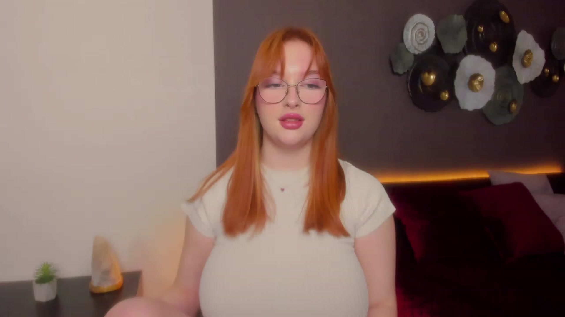 Gallery image thumbnail from AnaFoxy's myfreecams stream on, 03/13/2024, 08:56 image 15 of 20