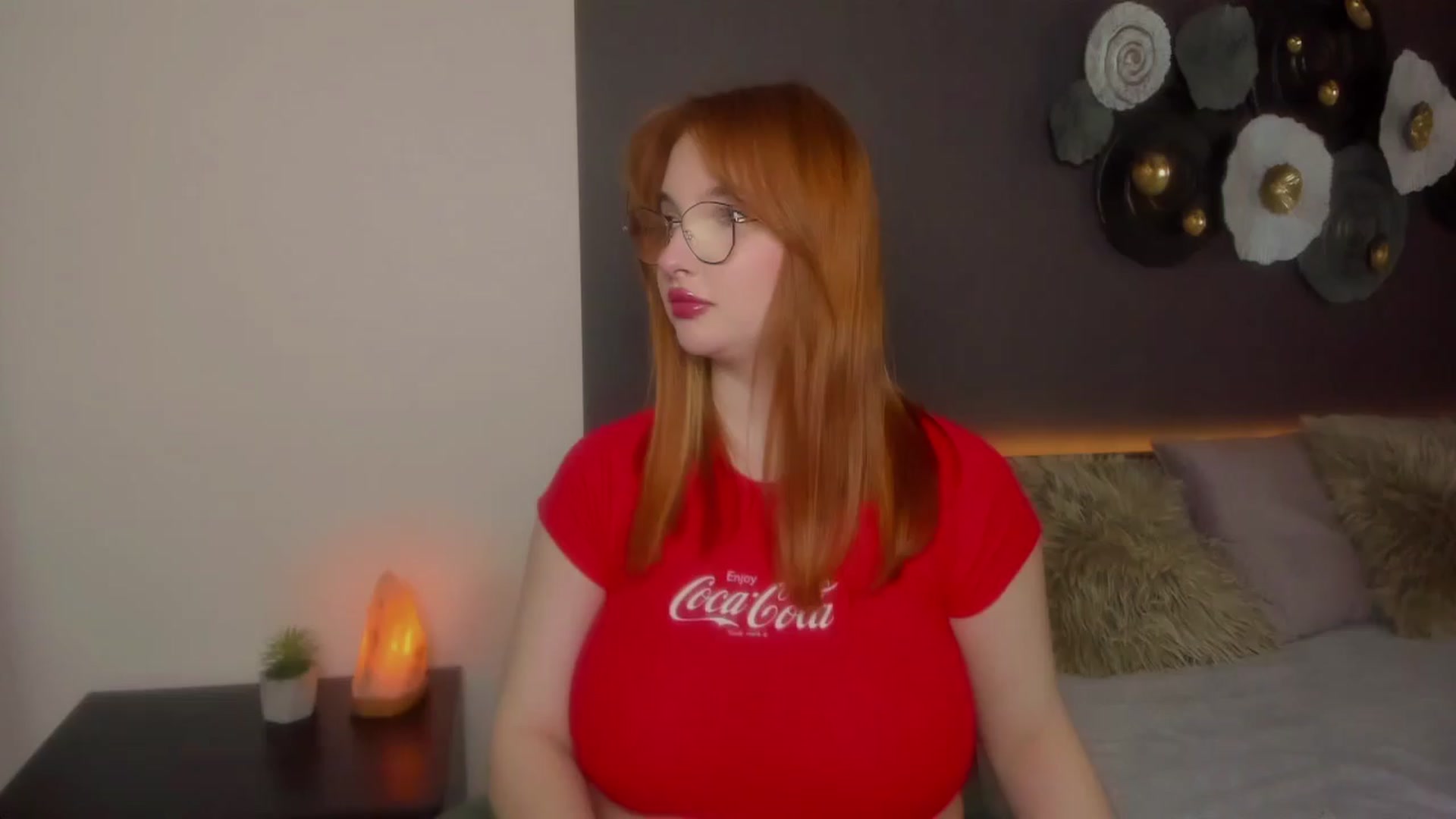 Gallery image thumbnail from AnaFoxy's myfreecams stream on, 03/21/2024, 11:09 image 15 of 20