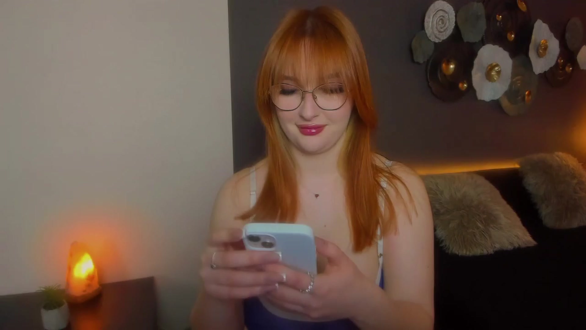 Gallery image thumbnail from AnaFoxy's myfreecams stream on, 03/27/2024, 08:52 image 6 of 20