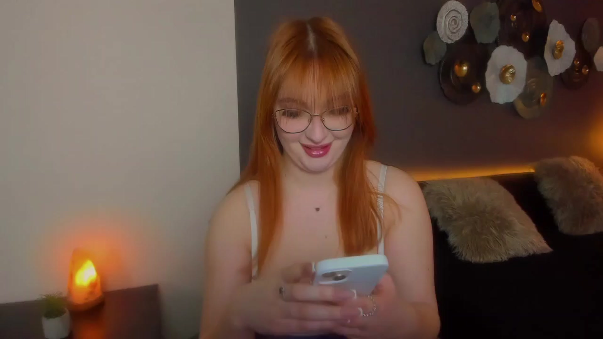 Gallery image thumbnail from AnaFoxy's myfreecams stream on, 03/27/2024, 08:52 image 11 of 20