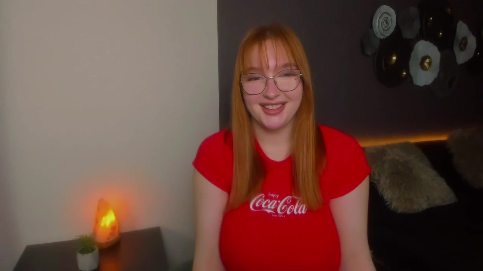 Gallery image thumbnail from AnaFoxy's myfreecams stream on, 03/29/2024, 09:45 image 16 of 20