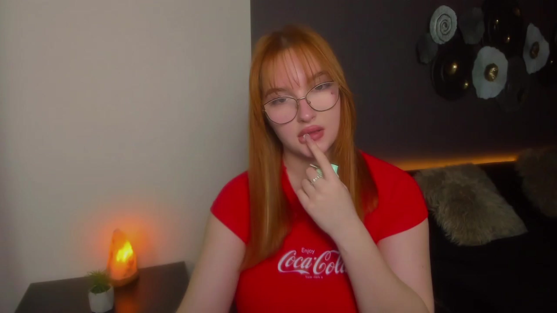 Gallery image thumbnail from AnaFoxy's myfreecams stream on, 03/29/2024, 09:45 image 19 of 20