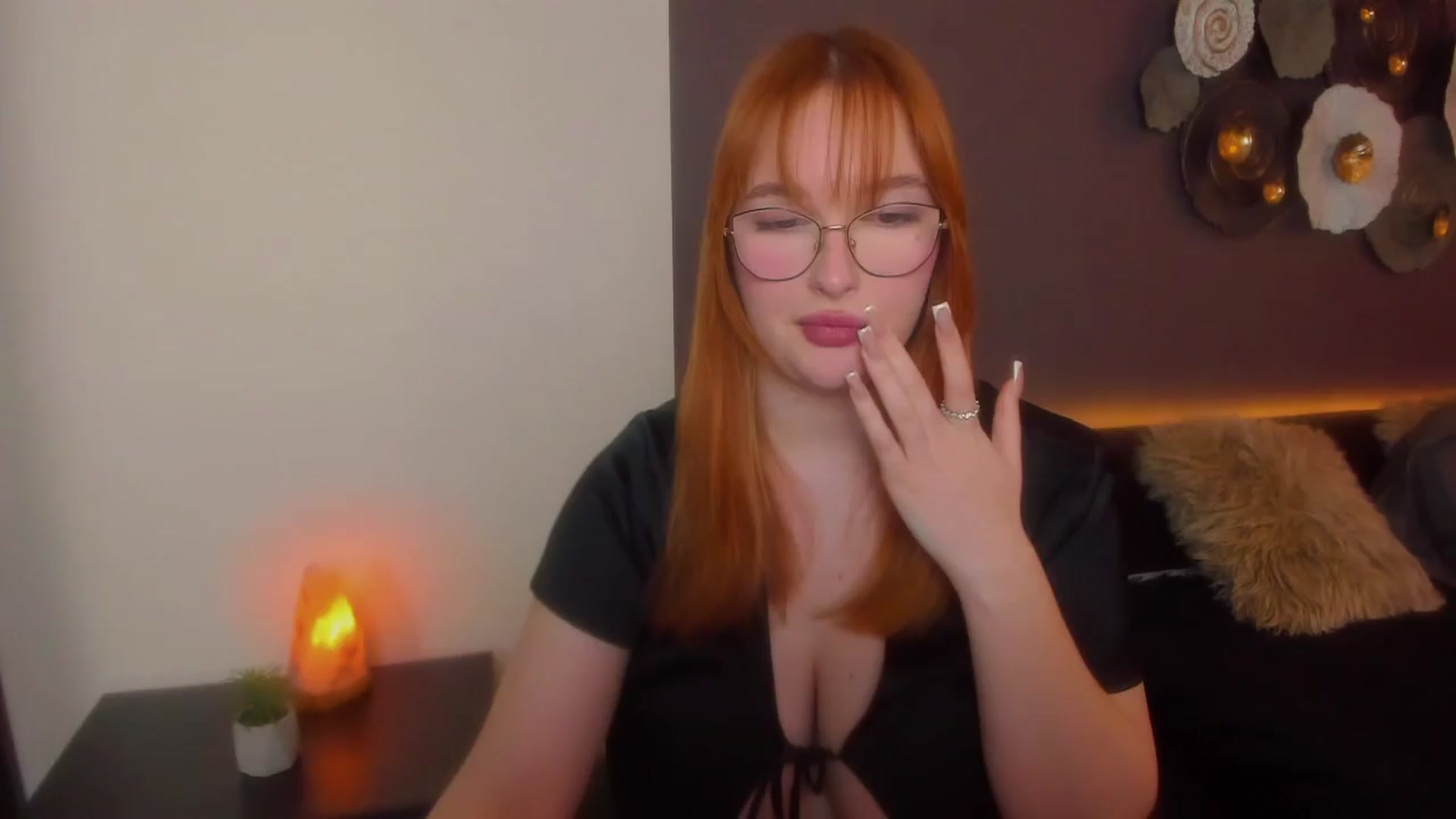 Gallery image thumbnail from AnaFoxy's myfreecams stream on, 03/30/2024, 09:39 image 18 of 20