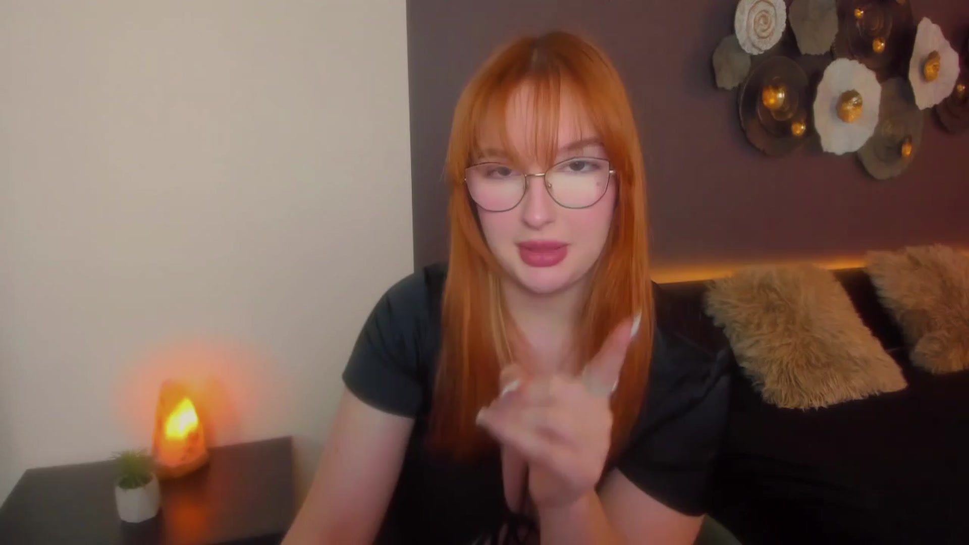 Gallery image thumbnail from AnaFoxy's myfreecams stream on, 03/30/2024, 09:39 image 14 of 20