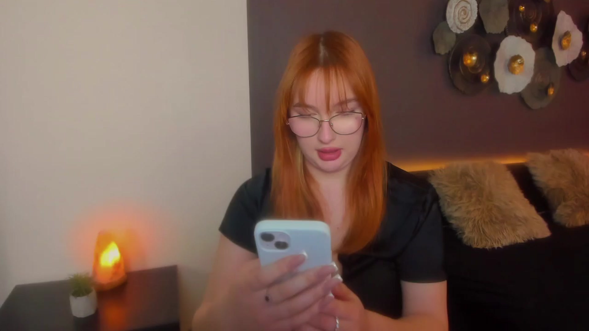Gallery image thumbnail from AnaFoxy's myfreecams stream on, 03/30/2024, 09:39 image 2 of 20