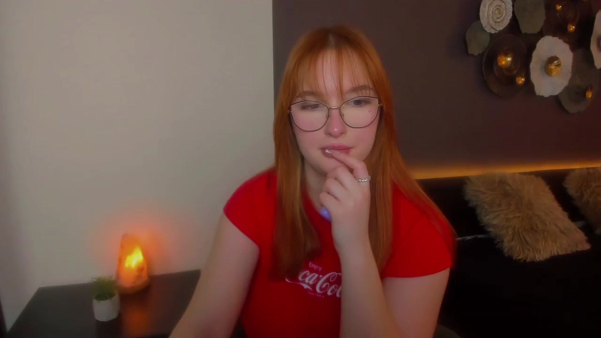 Gallery image thumbnail from AnaFoxy's myfreecams stream on, 03/30/2024, 11:48 image 19 of 20
