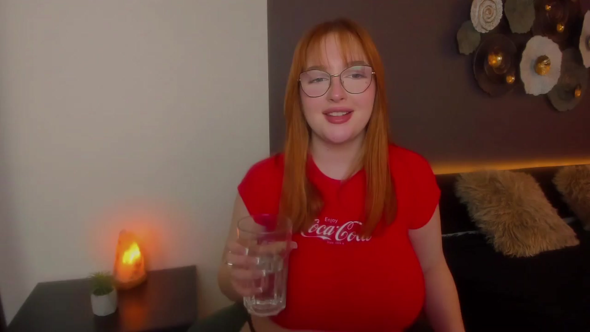 Gallery image thumbnail from AnaFoxy's myfreecams stream on, 03/30/2024, 11:48 image 17 of 20