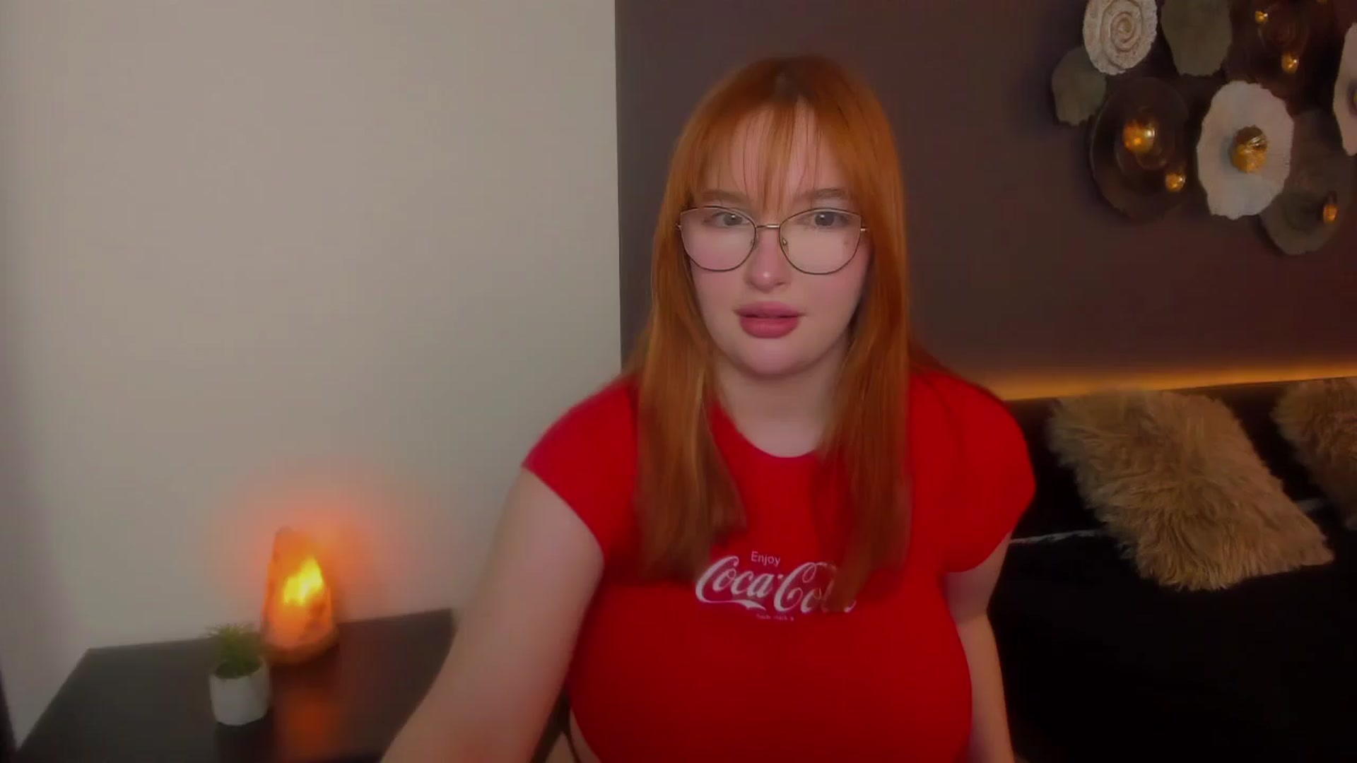 Gallery image thumbnail from AnaFoxy's myfreecams stream on, 03/30/2024, 11:48 image 6 of 20