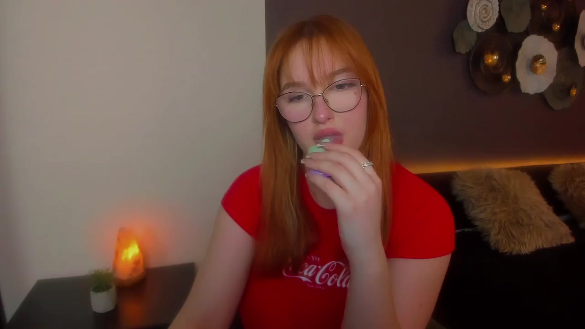 Gallery image thumbnail from AnaFoxy's myfreecams stream on, 03/30/2024, 12:15 image 2 of 20