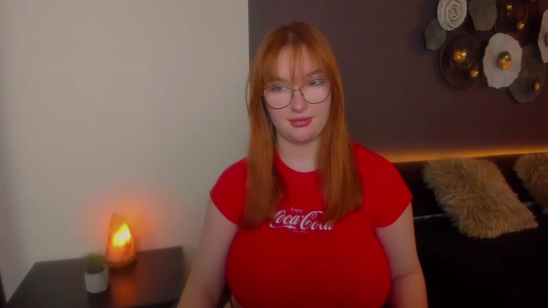 Gallery image thumbnail from AnaFoxy's myfreecams stream on, 03/30/2024, 12:15 image 8 of 20