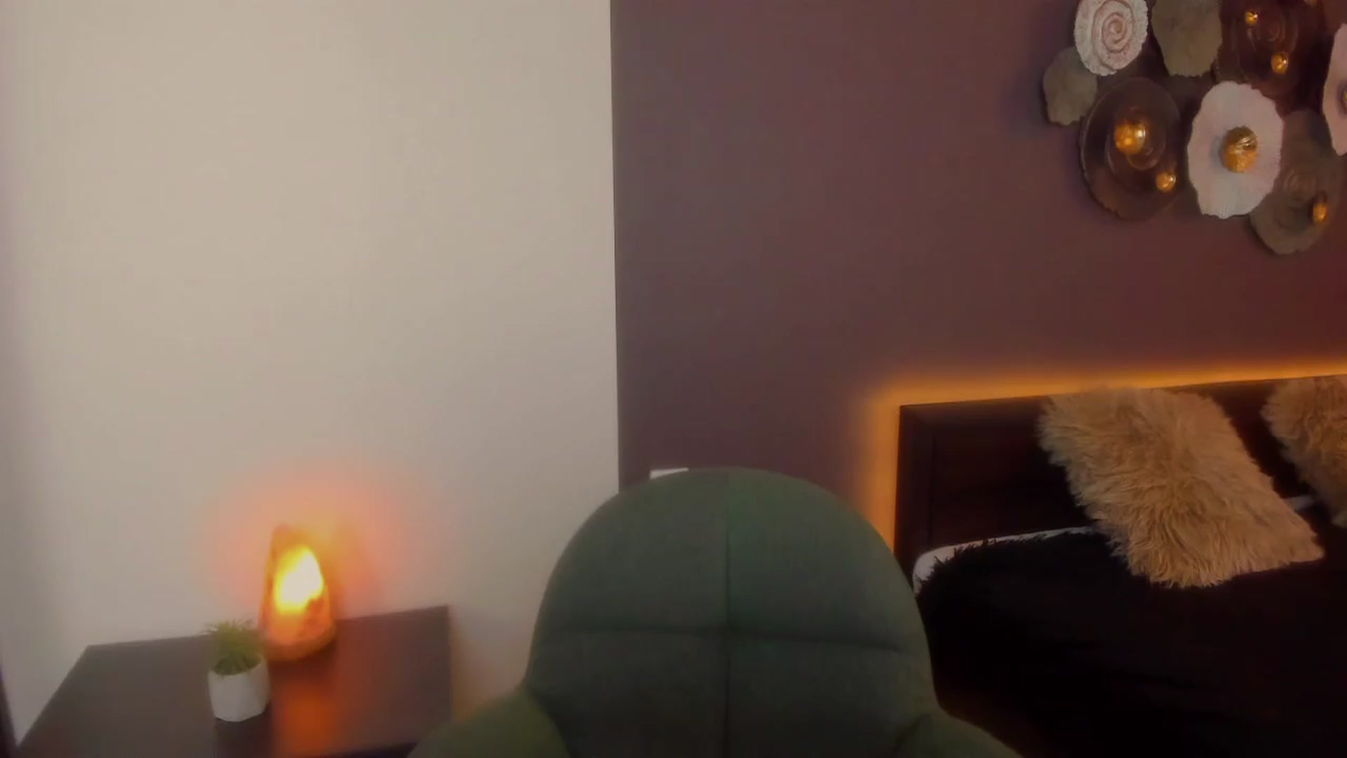Gallery image thumbnail from AnaFoxy's myfreecams stream on, 03/30/2024, 12:15 image 16 of 20