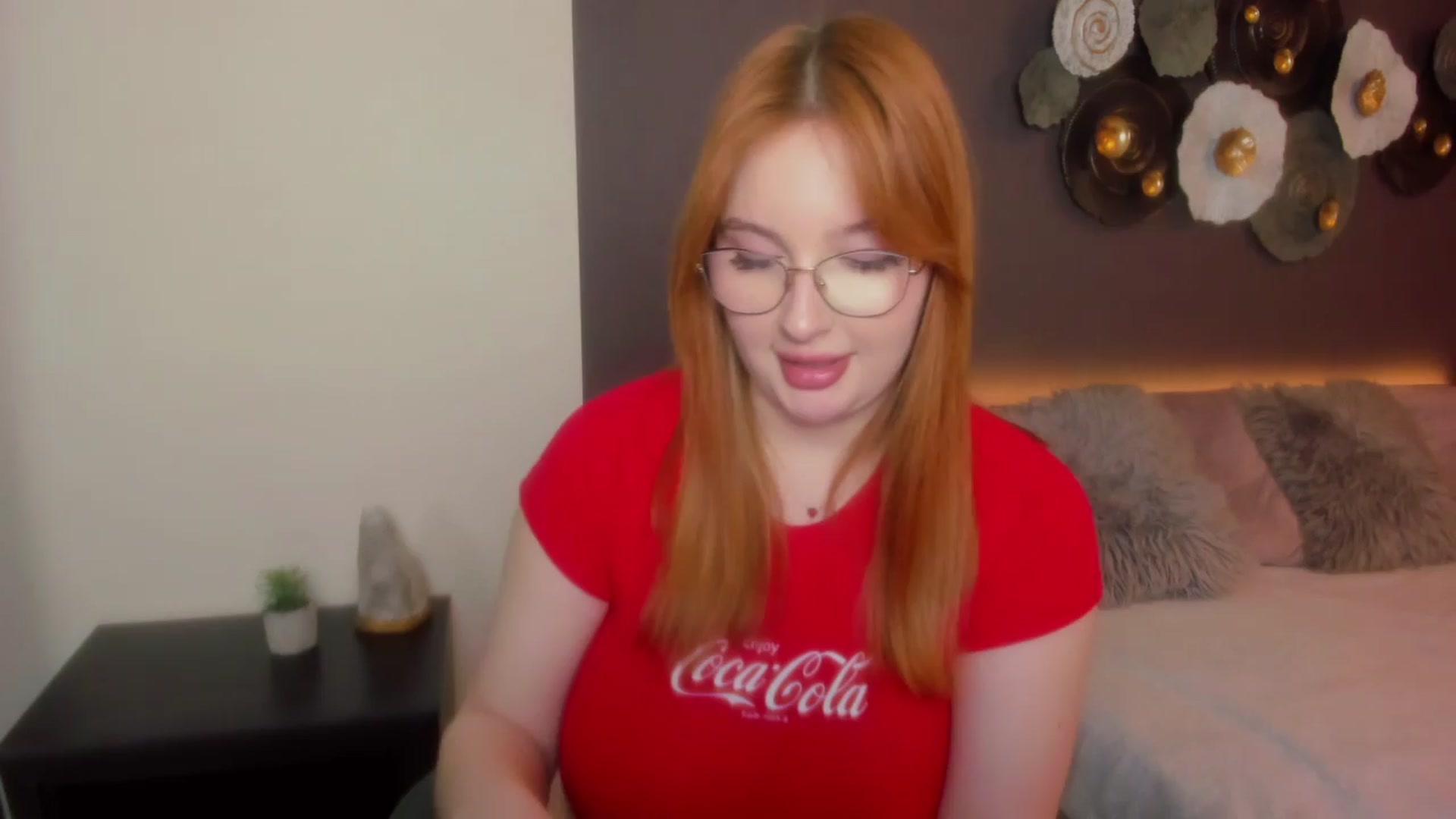 Gallery image thumbnail from AnaFoxy's myfreecams stream on, 04/15/2024, 08:46 image 17 of 20