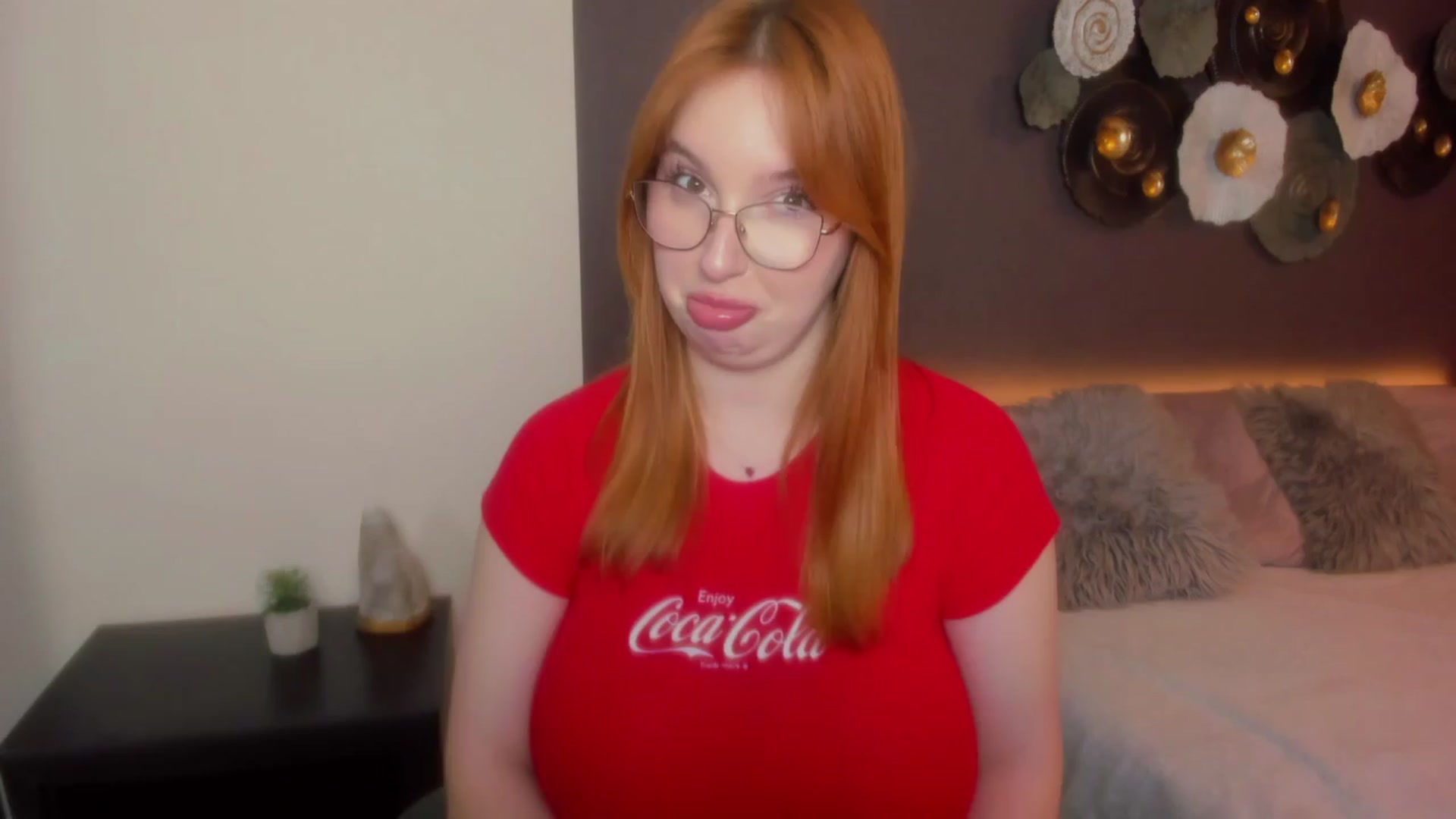 Gallery image thumbnail from AnaFoxy's myfreecams stream on, 04/15/2024, 08:46 image 20 of 20