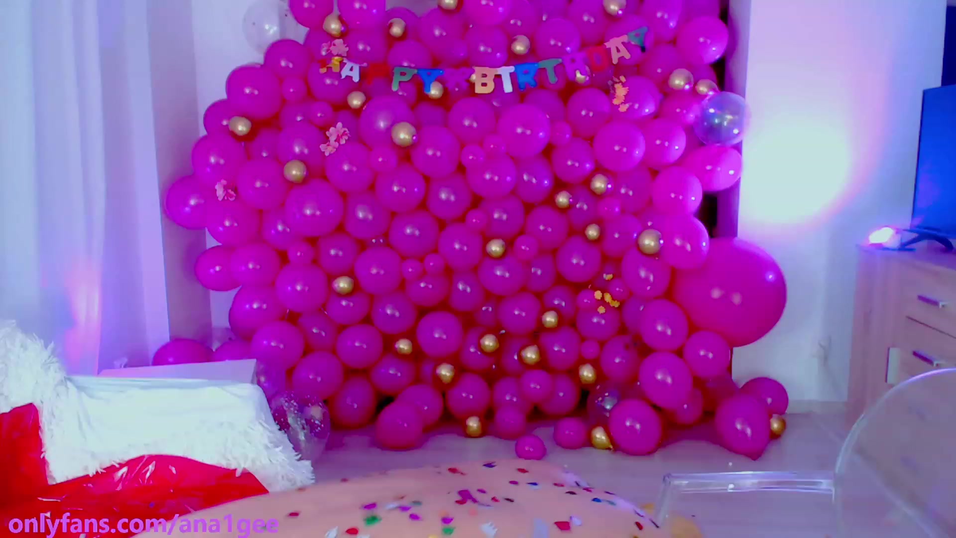 Gallery image thumbnail from AnaGee's myfreecams stream on, 03/25/2023, 03:41 image 18 of 20