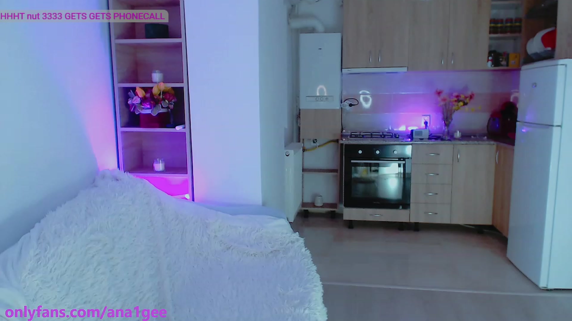 Gallery image thumbnail from AnaGee's myfreecams stream on, 05/20/2023, 24:43 image 20 of 20