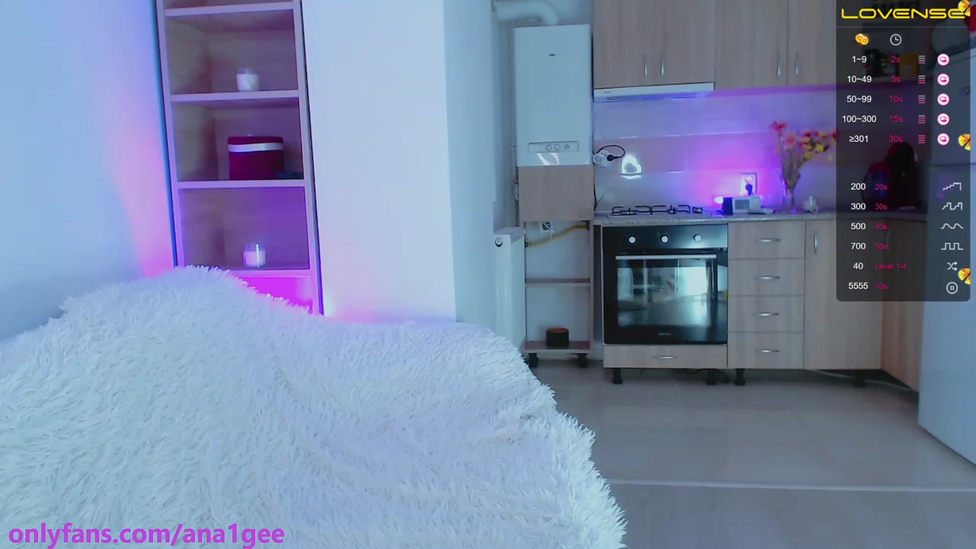 Gallery image thumbnail from AnaGee's myfreecams stream on, 05/27/2023, 24:05 image 4 of 20