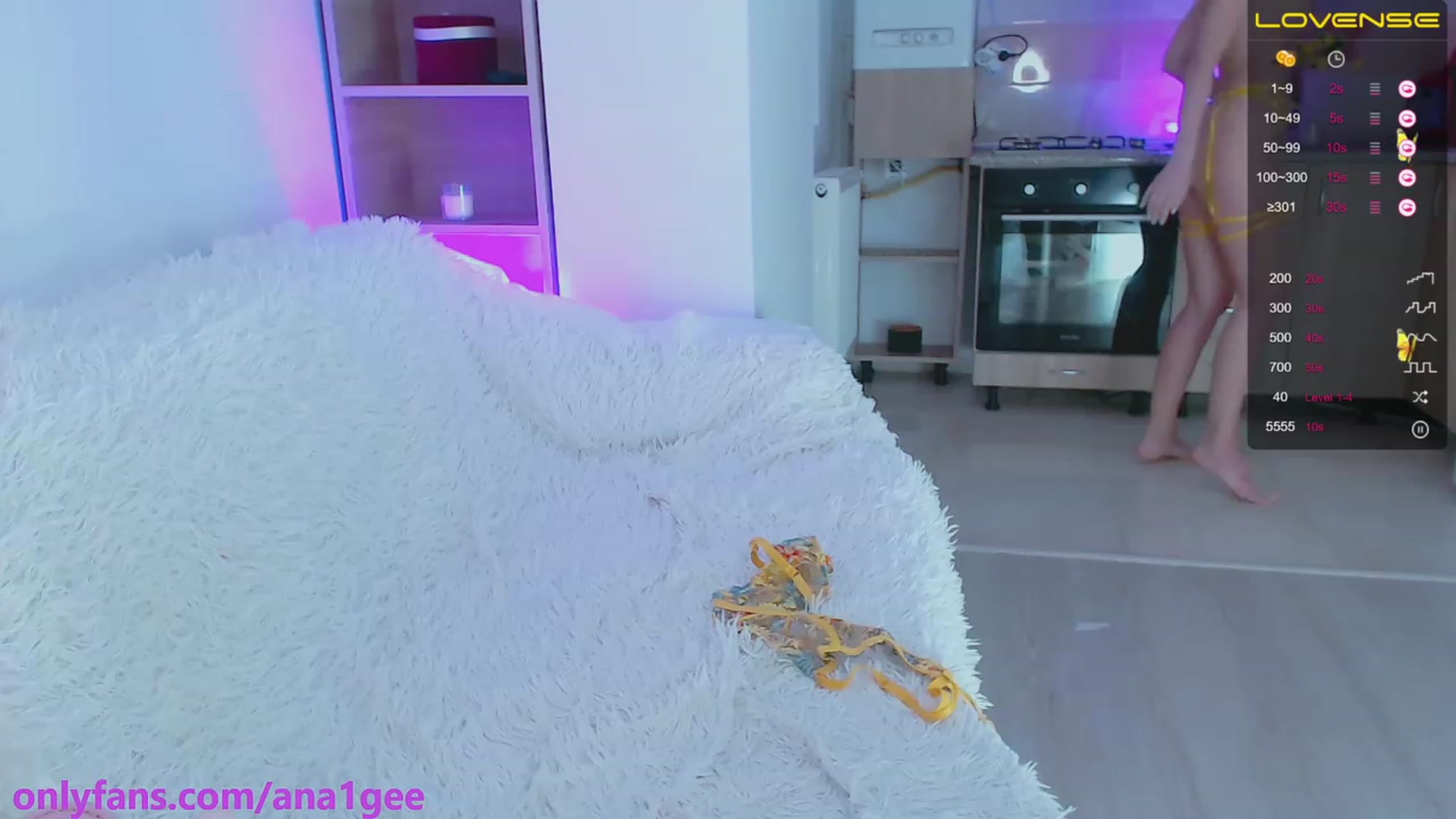 Gallery image thumbnail from AnaGee's myfreecams stream on, 05/27/2023, 18:28 image 17 of 20