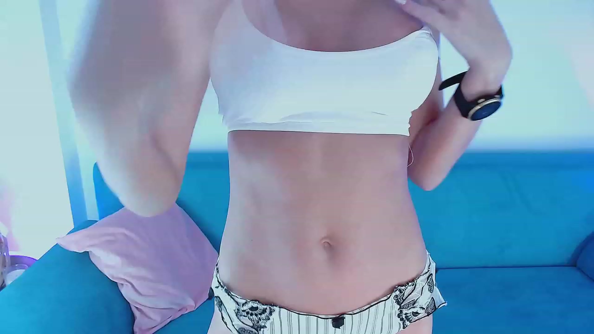 Gallery image thumbnail from AnaGee's myfreecams stream on, 06/26/2023, 14:37 image 6 of 20