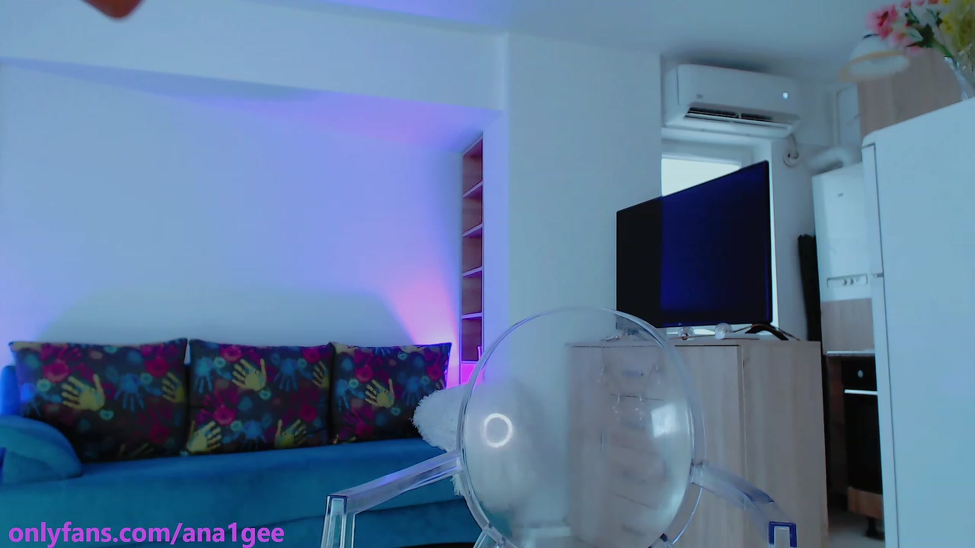 Gallery image thumbnail from AnaGee's myfreecams stream on, 07/29/2023, 17:54 image 3 of 20