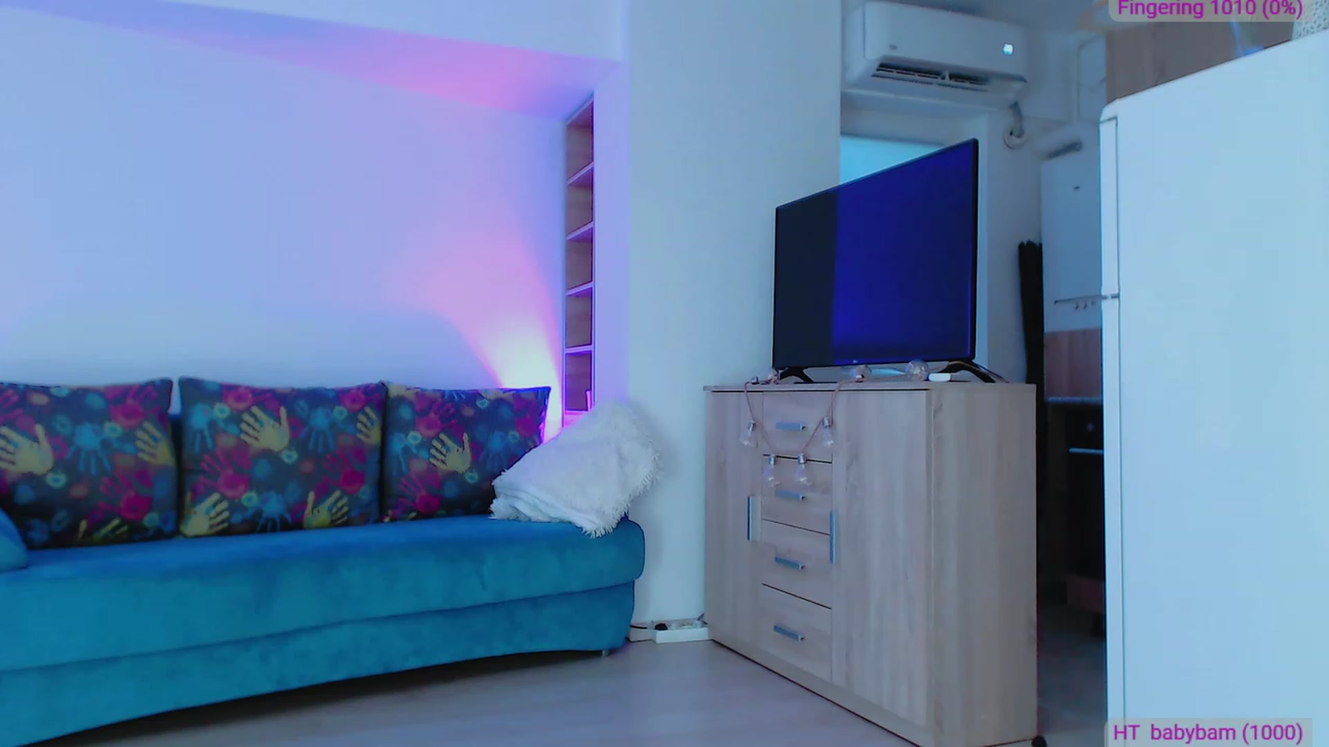Gallery image thumbnail from AnaGee's myfreecams stream on, 08/12/2023, 18:22 image 10 of 20