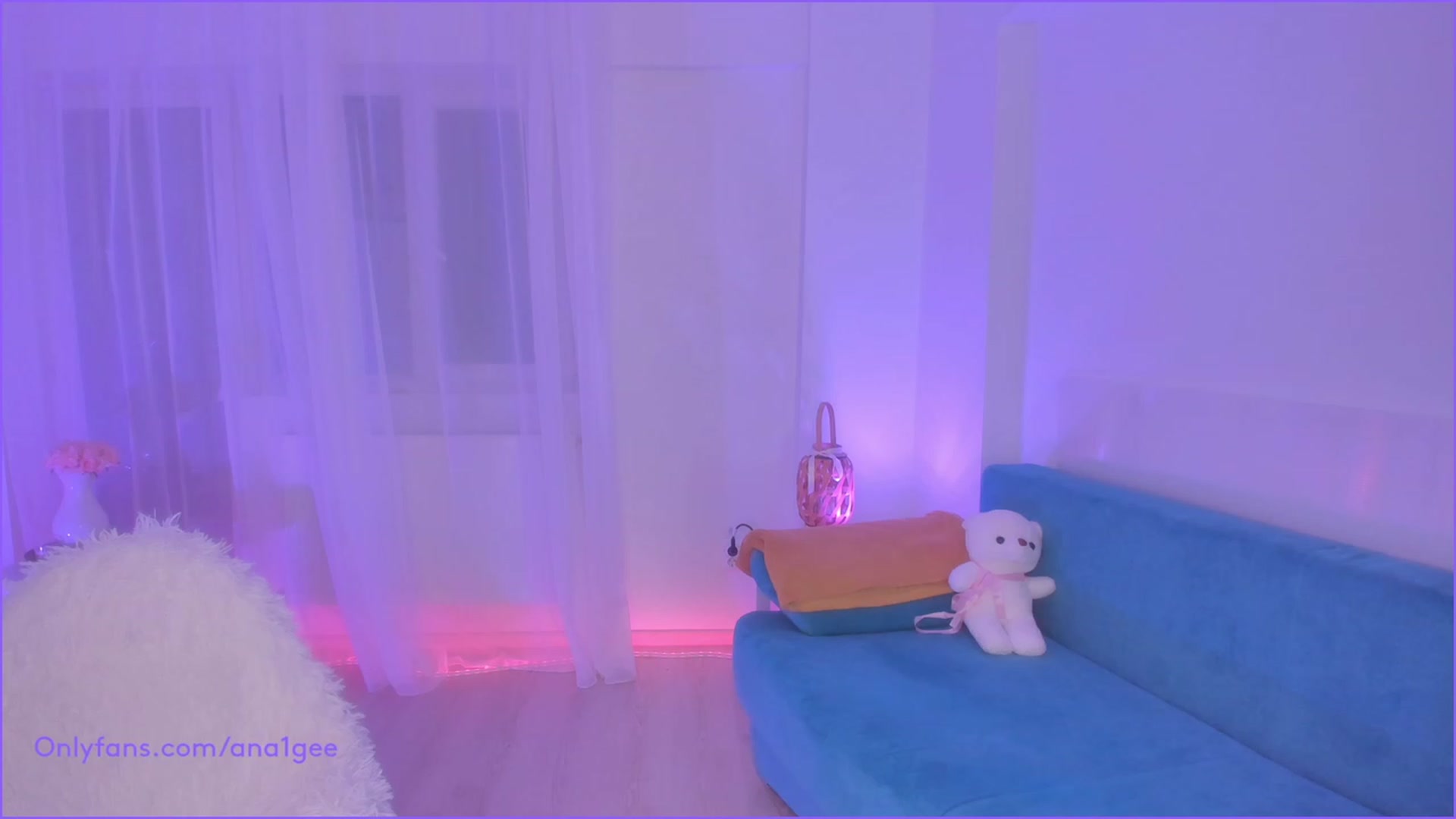 Gallery image thumbnail from AnaGee's myfreecams stream on, 11/24/2023, 16:46 image 11 of 20