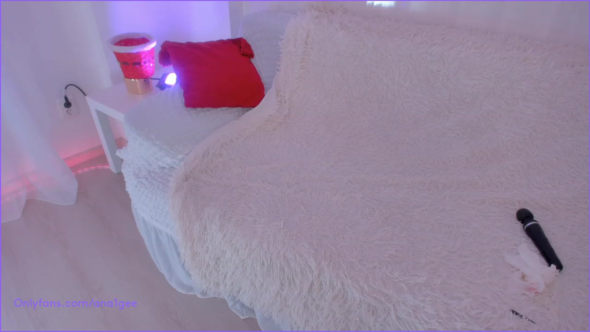 Gallery image thumbnail from AnaGee's myfreecams stream on, 12/09/2023, 20:26 image 10 of 20