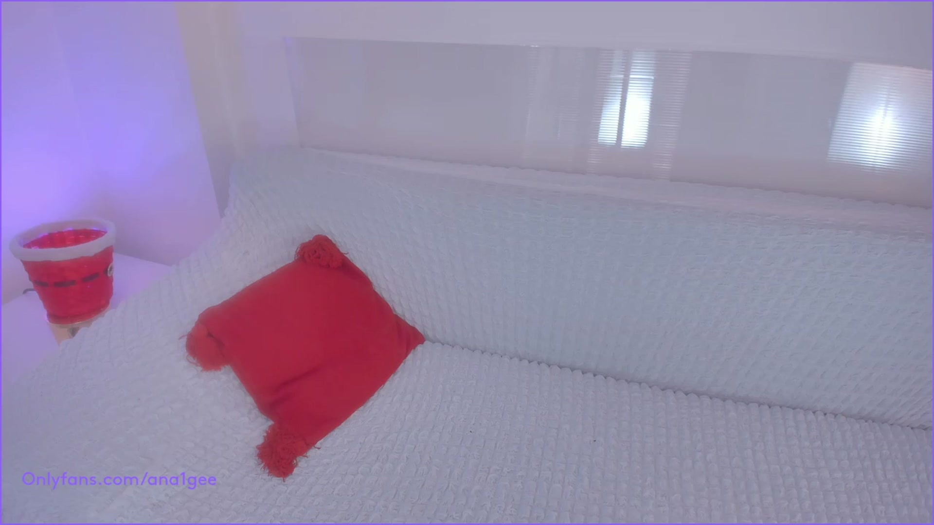Gallery image thumbnail from AnaGee's myfreecams stream on, 12/12/2023, 13:28 image 14 of 20