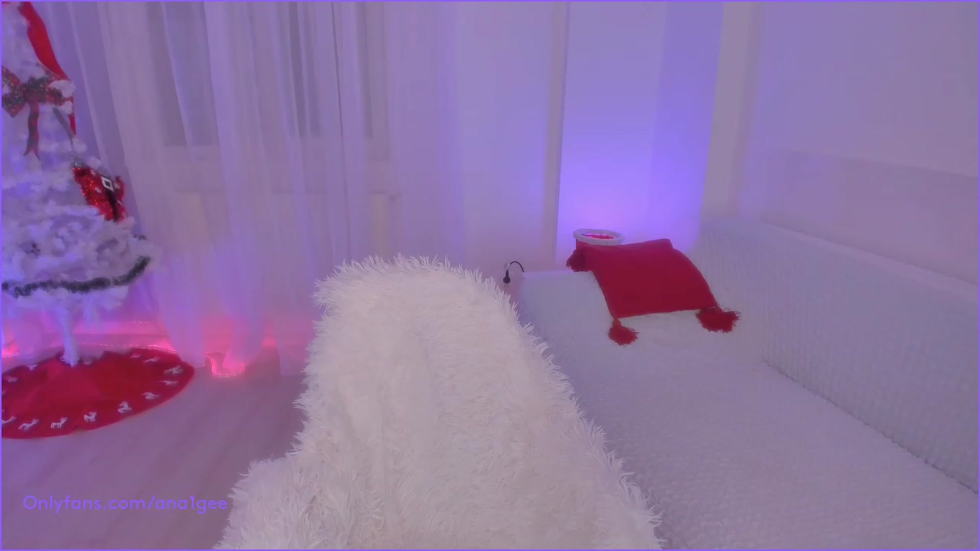 Gallery image thumbnail from AnaGee's myfreecams stream on, 12/16/2023, 16:20 image 20 of 20