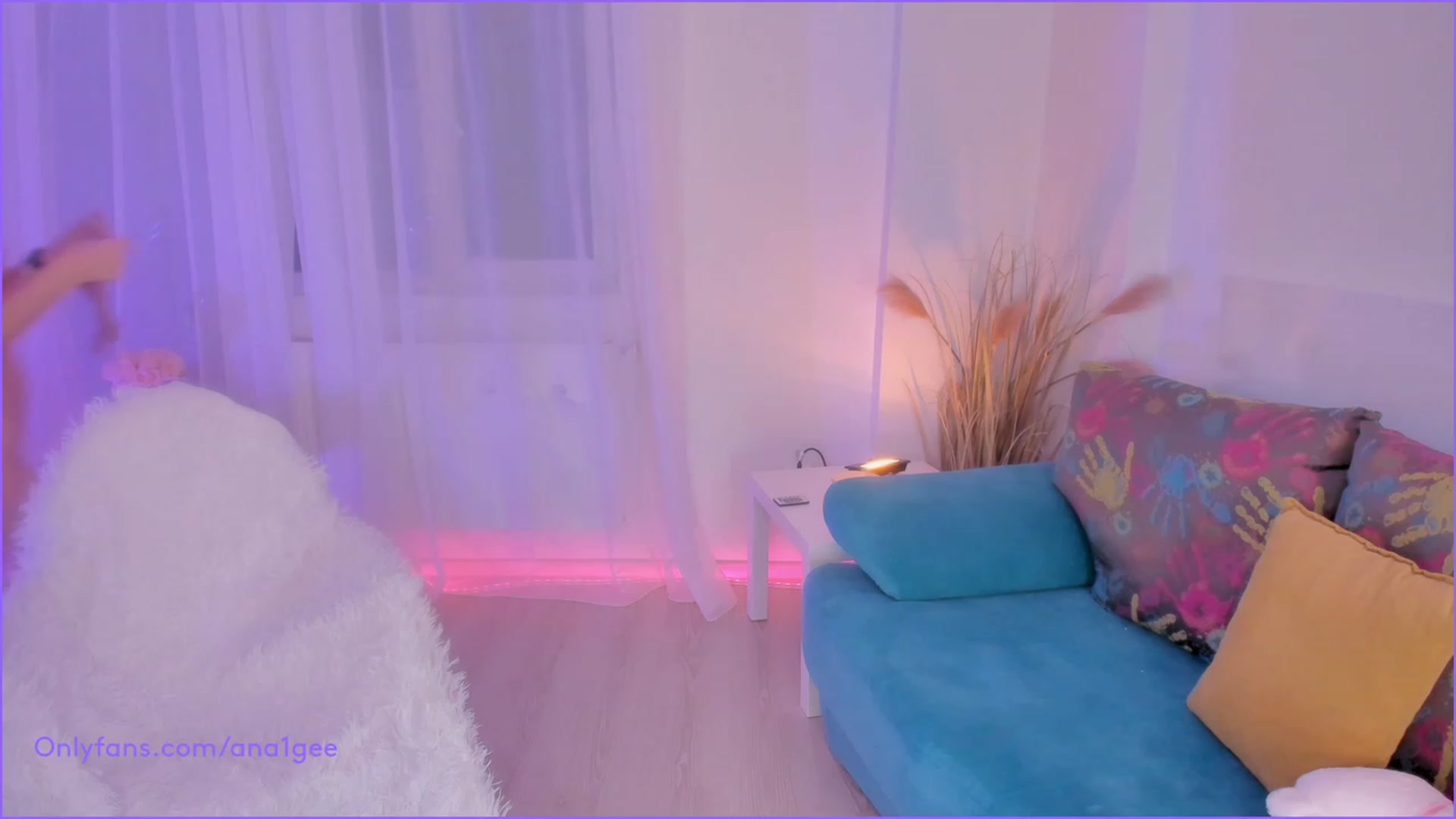Gallery image thumbnail from AnaGee's myfreecams stream on, 01/06/2024, 18:12 image 2 of 20