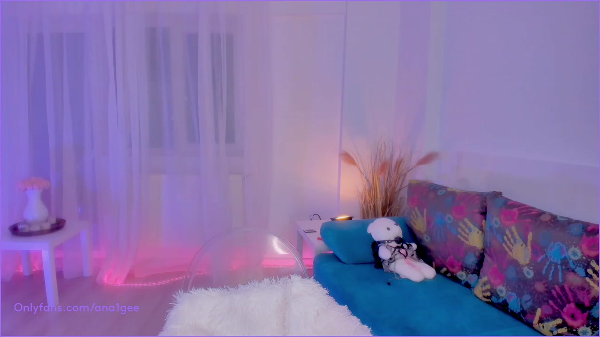 Gallery image thumbnail from AnaGee's myfreecams stream on, 02/04/2024, 19:04 image 12 of 20