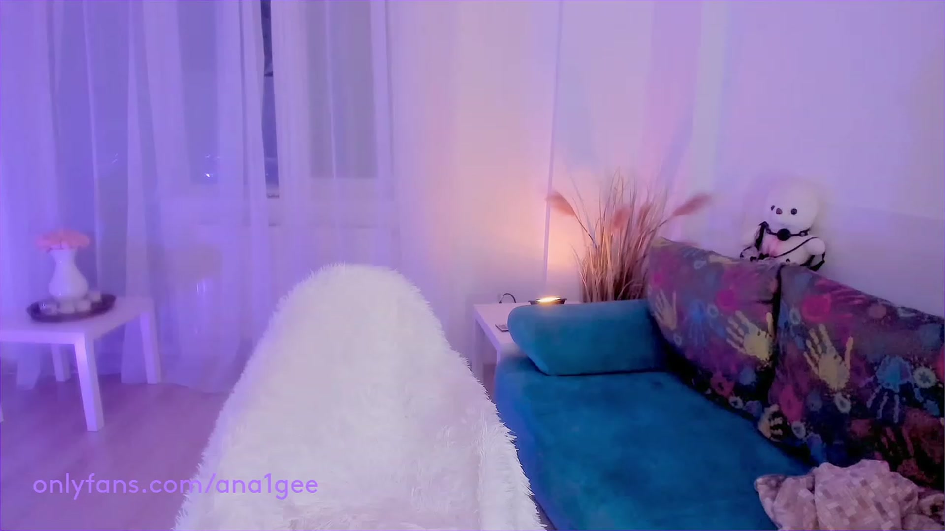 Gallery image thumbnail from AnaGee's myfreecams stream on, 02/17/2024, 21:37 image 17 of 20
