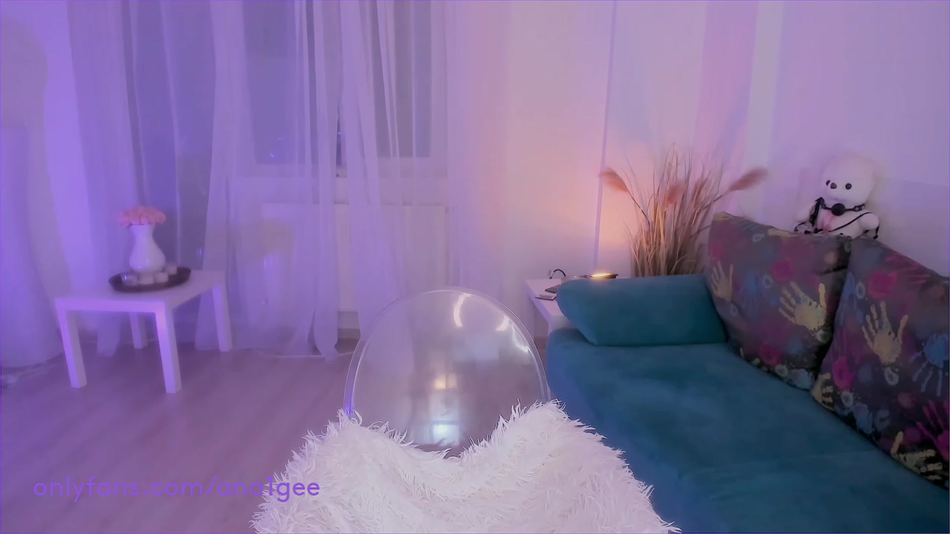 Gallery image thumbnail from AnaGee's myfreecams stream on, 03/02/2024, 19:45 image 18 of 20