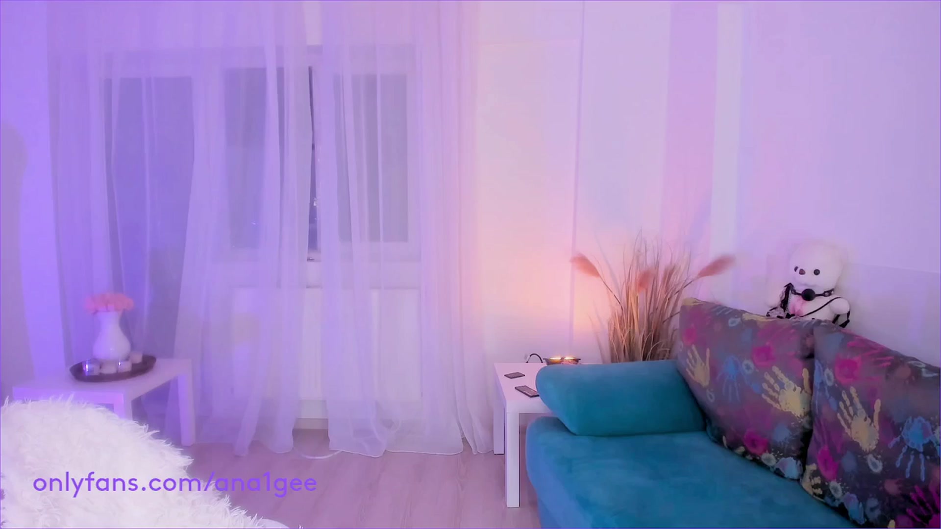 Gallery image thumbnail from AnaGee's myfreecams stream on, 03/17/2024, 18:39 image 10 of 20