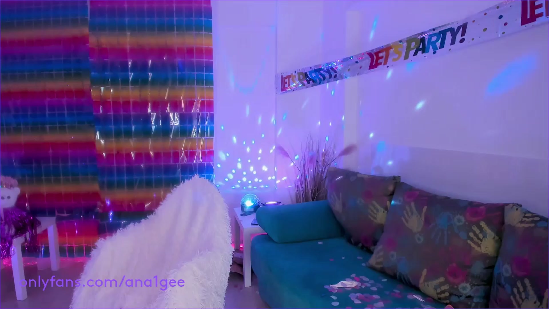 Gallery image thumbnail from AnaGee's myfreecams stream on, 03/23/2024, 21:42 image 4 of 20