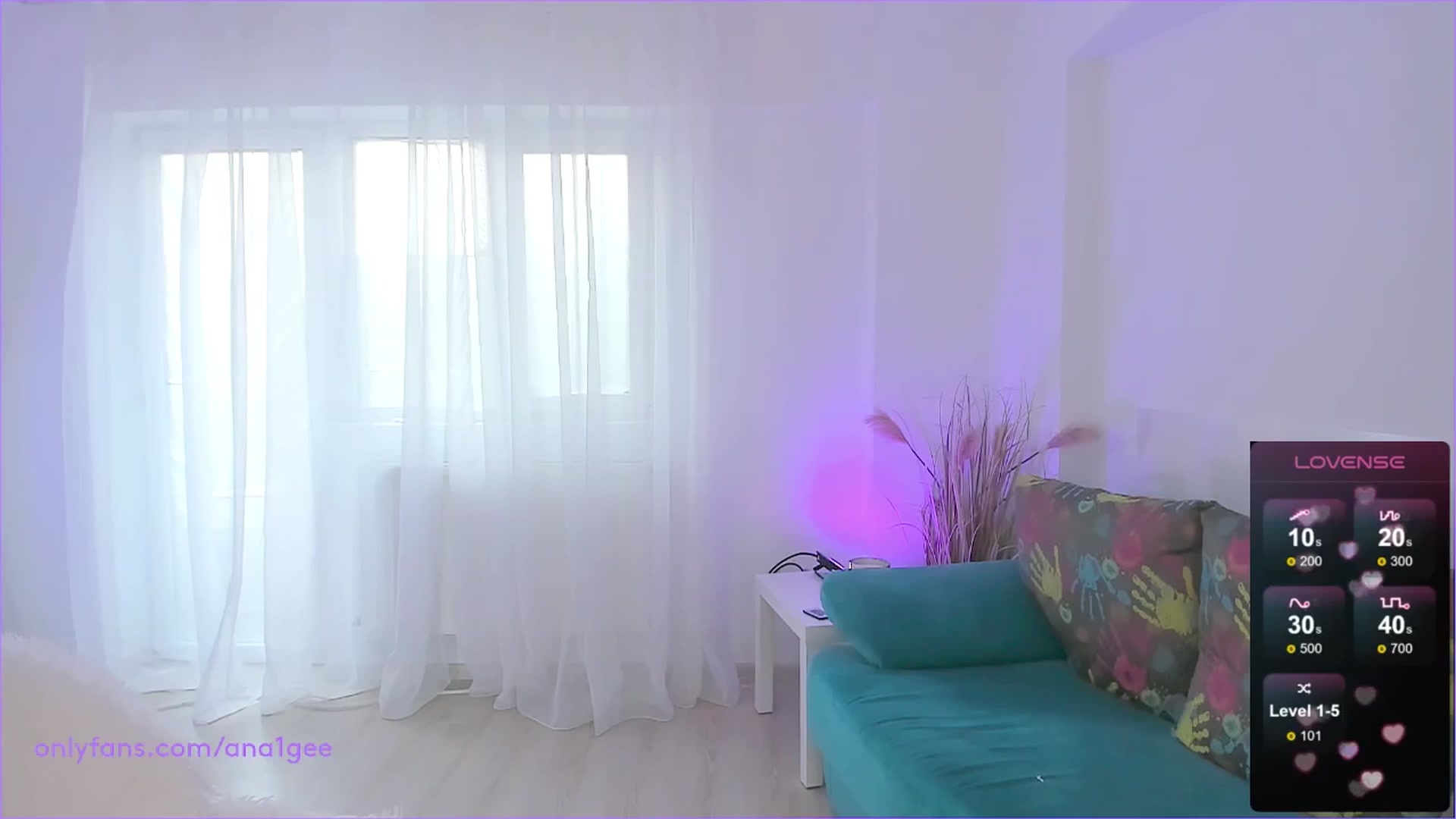 Gallery image thumbnail from AnaGee's myfreecams stream on, 05/10/2024, 18:04 image 9 of 20
