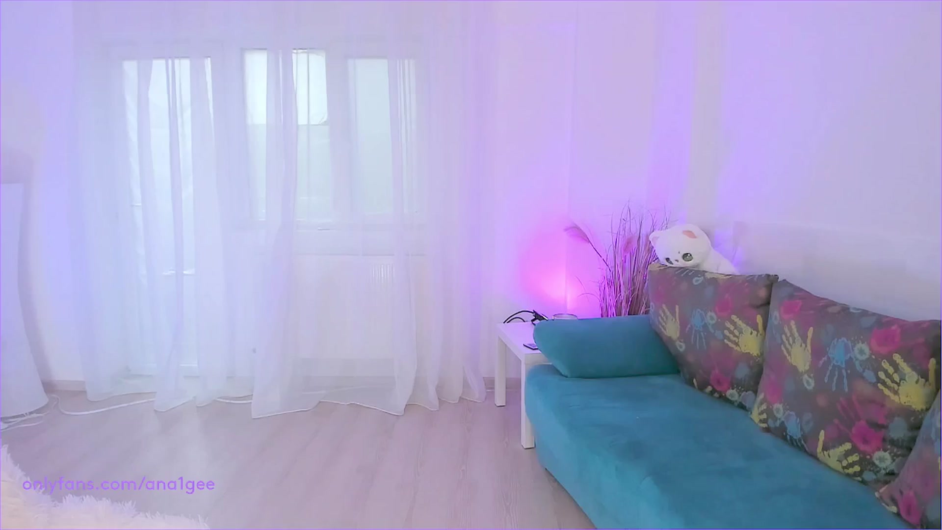 Gallery image thumbnail from AnaGee's myfreecams stream on, 05/17/2024, 20:00 image 10 of 20