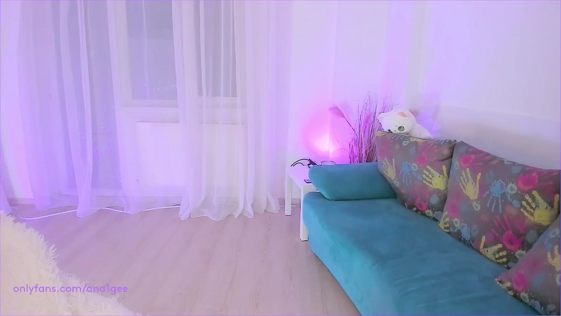 Gallery image thumbnail from AnaGee's myfreecams stream on, 05/18/2024, 20:30 image 10 of 20