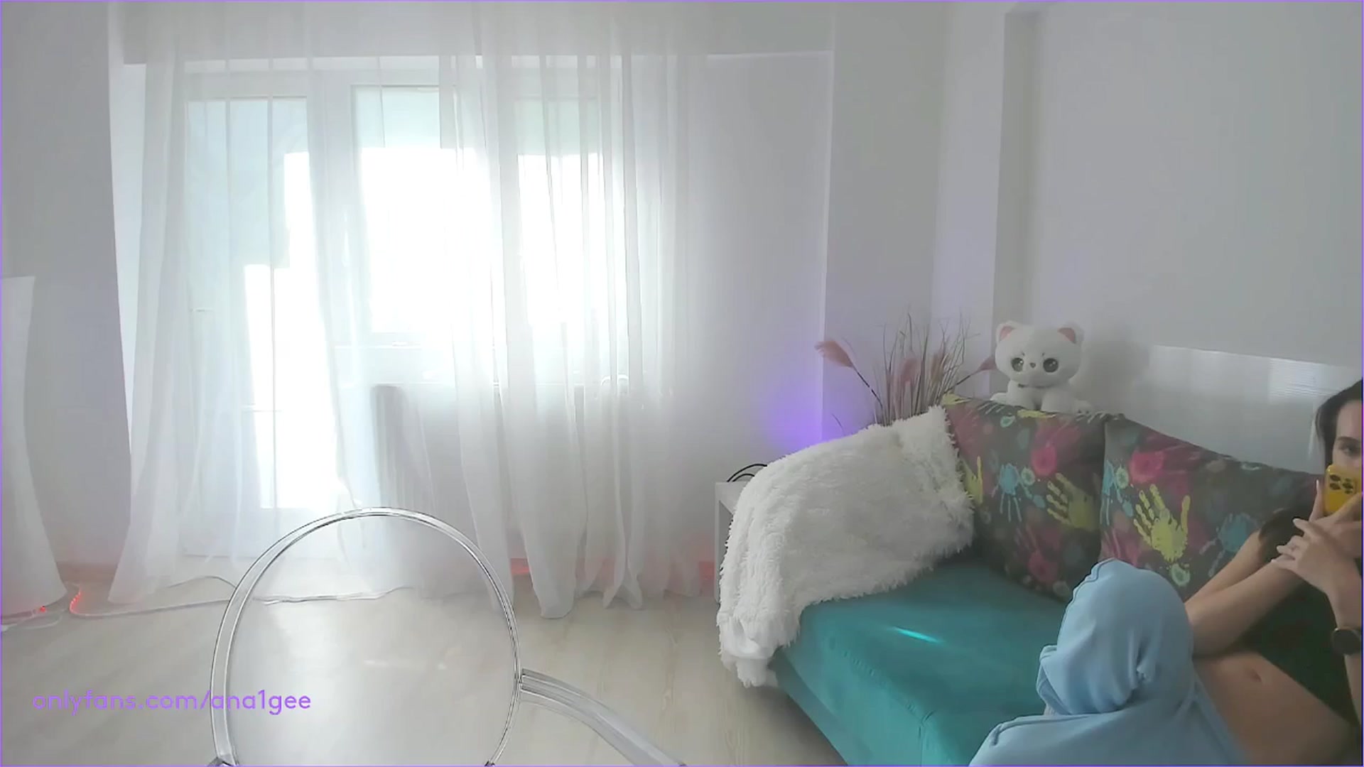Gallery image thumbnail from AnaGee's myfreecams stream on, 05/24/2024, 15:11 image 17 of 20