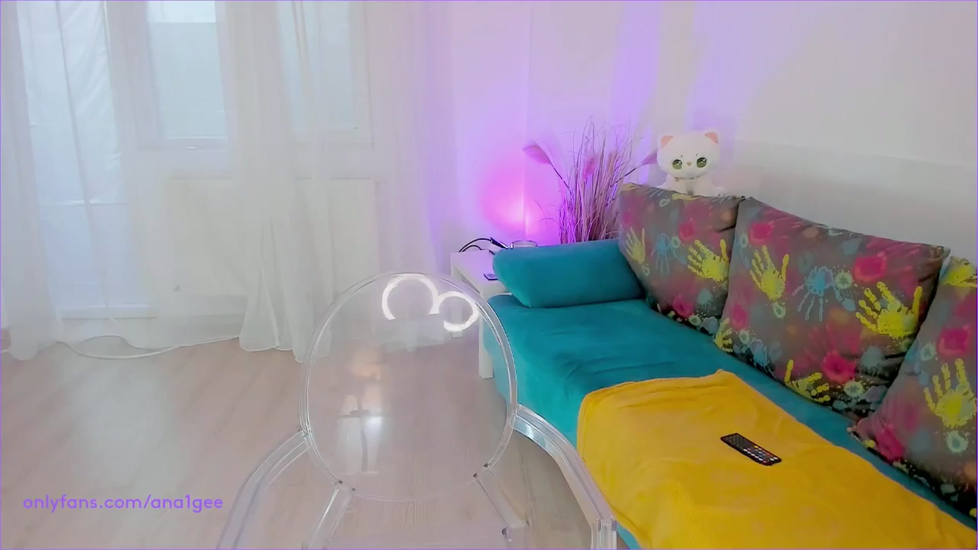 Gallery image thumbnail from AnaGee's myfreecams stream on, 05/27/2024, 15:33 image 14 of 20