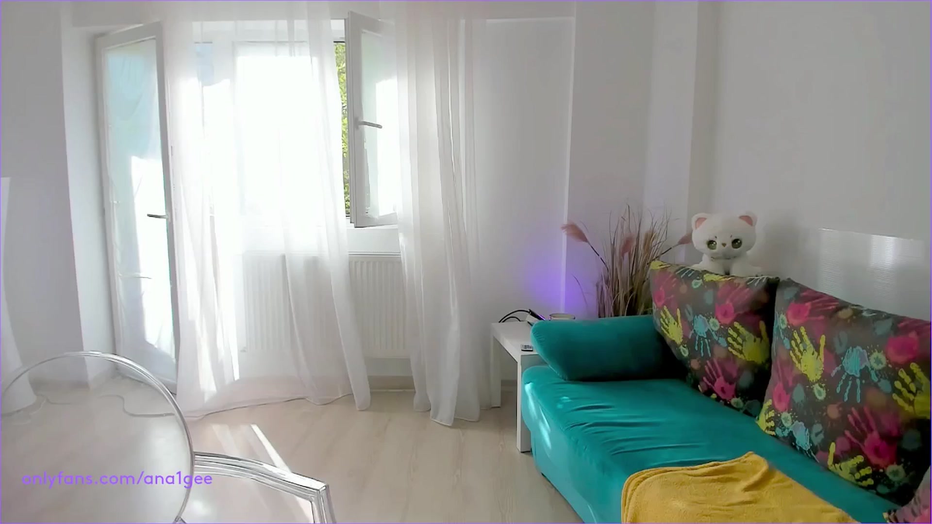 Gallery image thumbnail from AnaGee's myfreecams stream on, 06/01/2024, 15:59 image 6 of 20