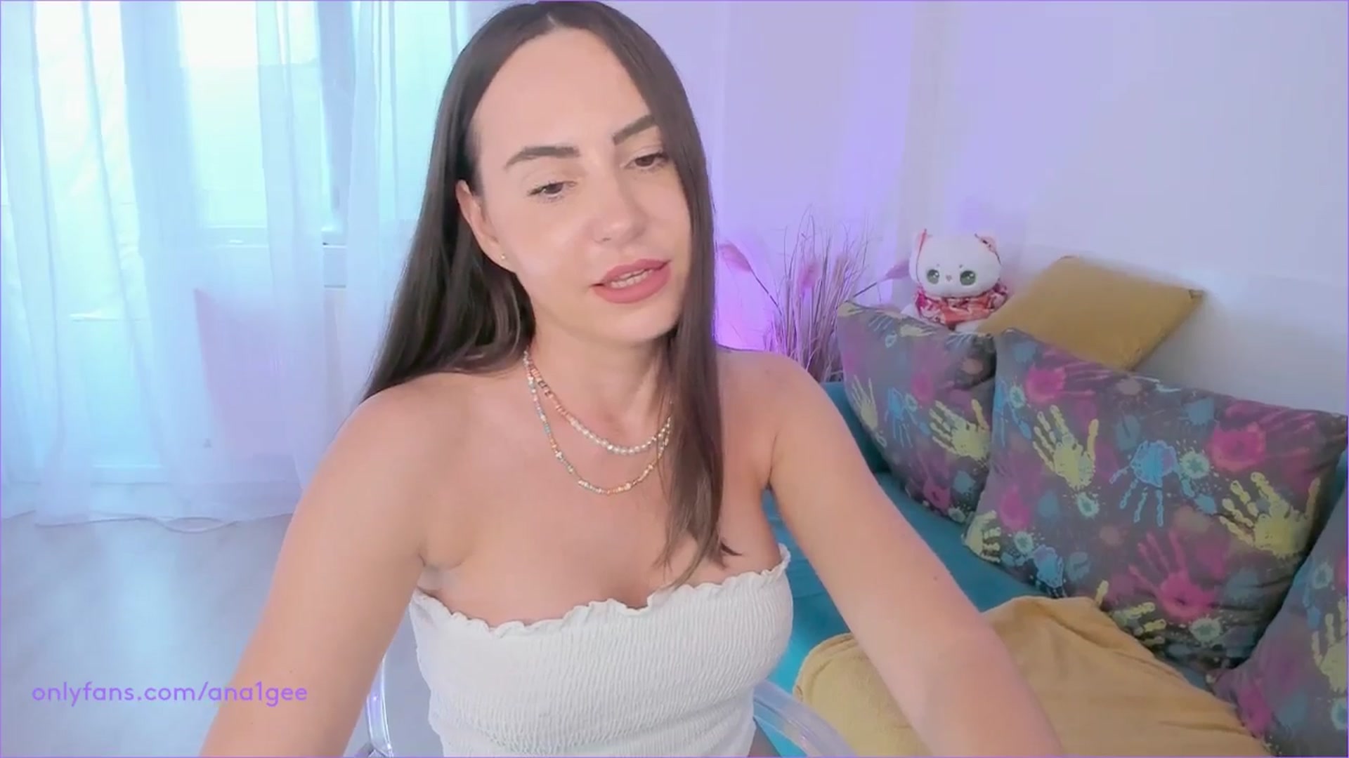 Gallery image thumbnail from AnaGee's myfreecams stream on, 06/16/2024, 17:06 image 9 of 20