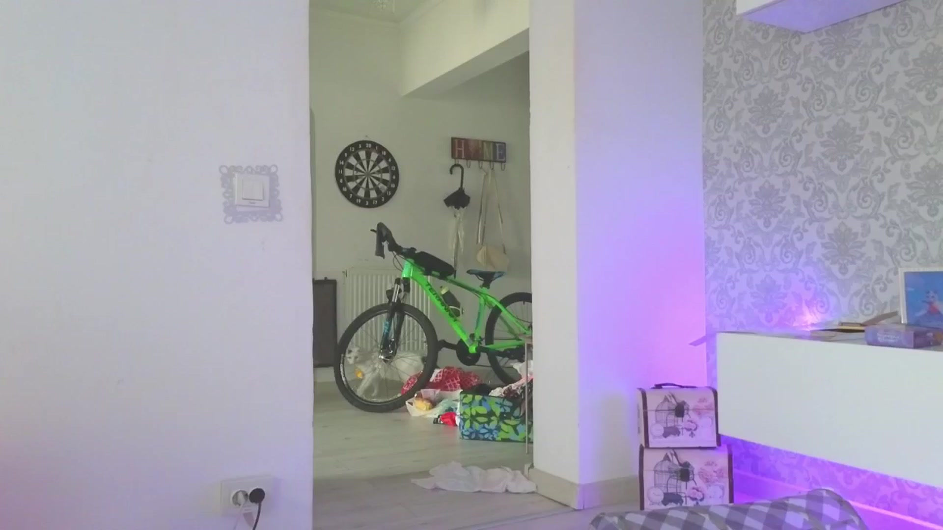 Gallery image thumbnail from AnaGee's myfreecams stream on, 06/23/2024, 17:31 image 16 of 20