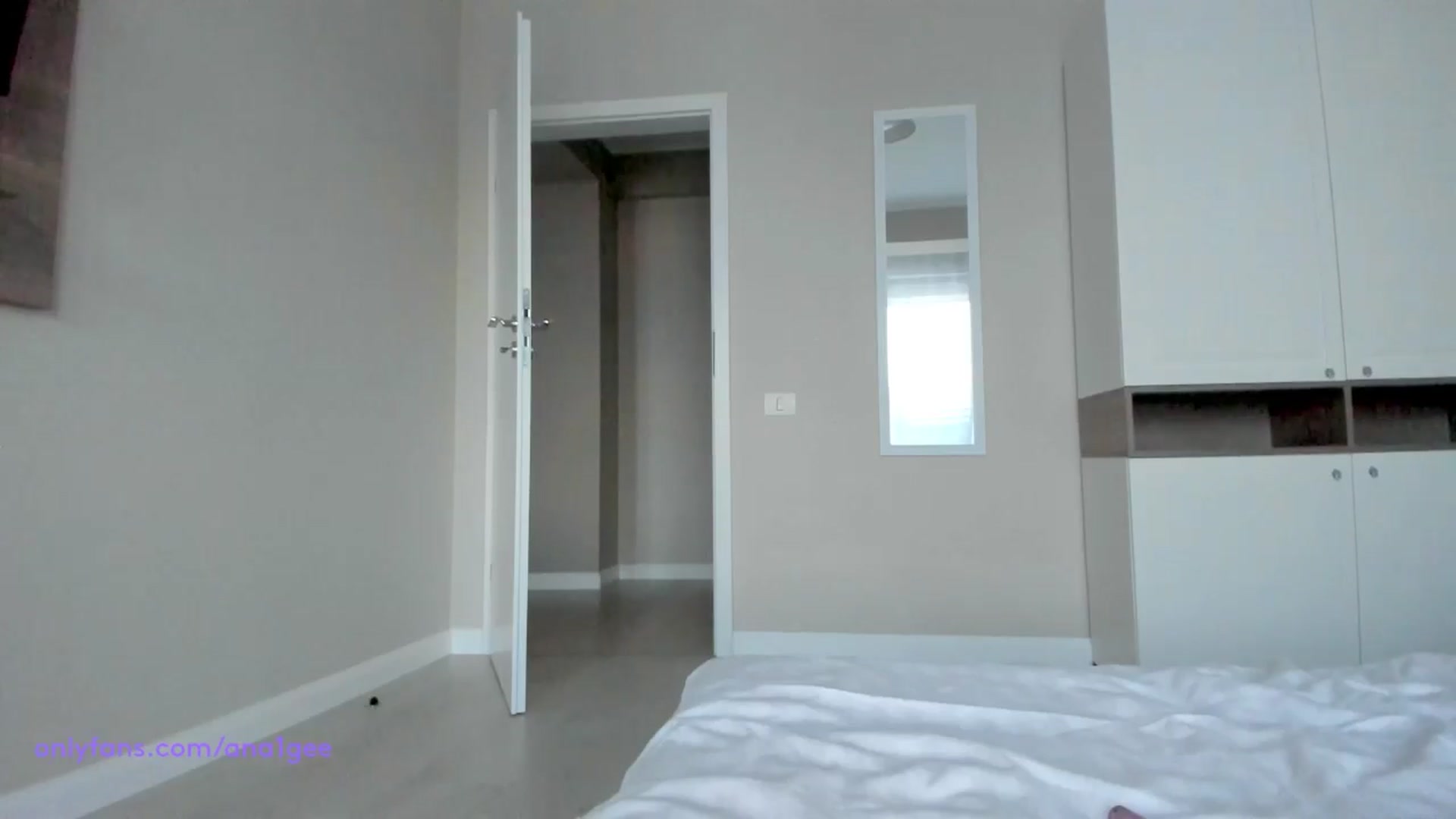 Gallery image thumbnail from AnaGee's myfreecams stream on, 06/29/2024, 18:10 image 16 of 20