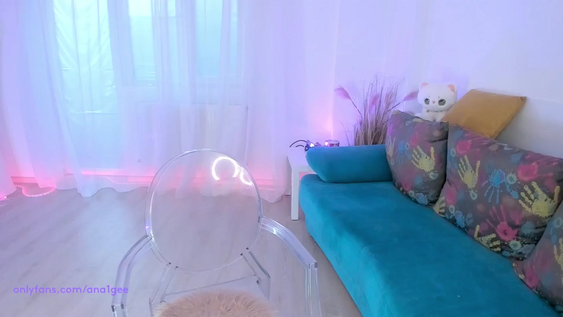 Gallery image thumbnail from AnaGee's myfreecams stream on, 07/04/2024, 18:01 image 18 of 20