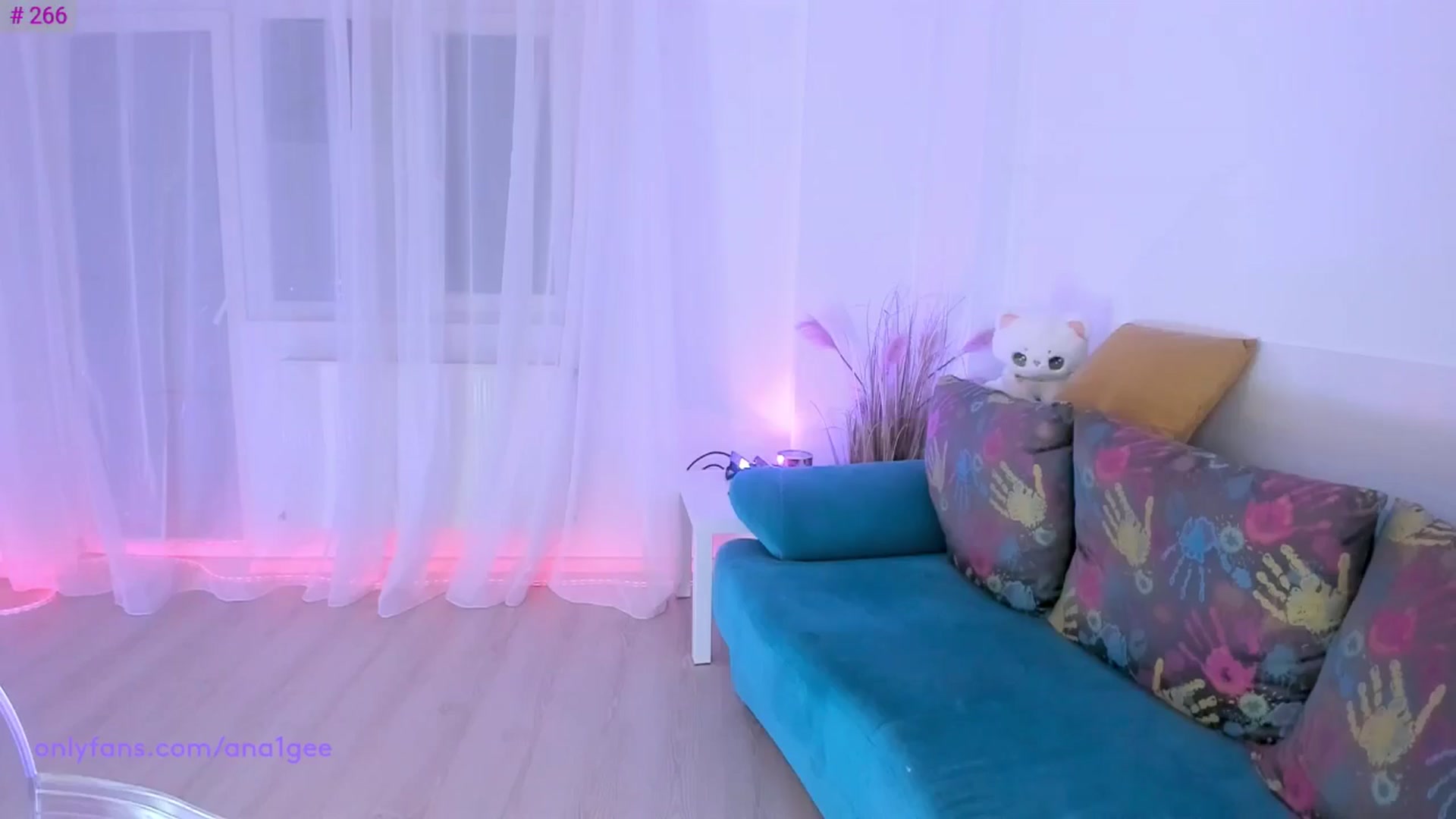 Gallery image thumbnail from AnaGee's myfreecams stream on, 07/04/2024, 19:09 image 20 of 20