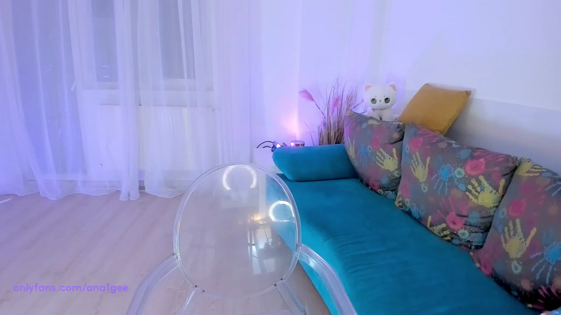 Gallery image thumbnail from AnaGee's myfreecams stream on, 07/19/2024, 20:17 image 12 of 20