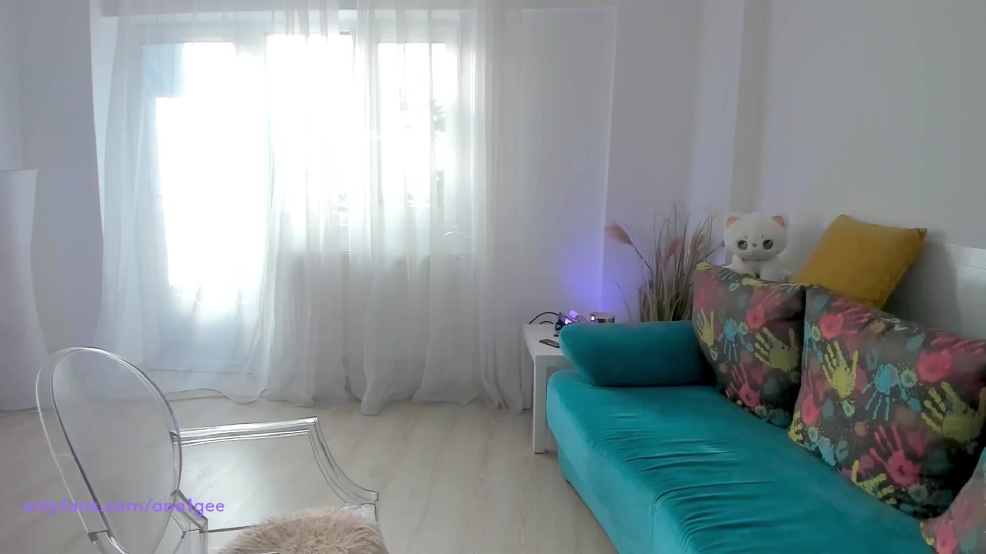 Gallery image thumbnail from AnaGee's myfreecams stream on, 08/02/2024, 16:04 image 16 of 20